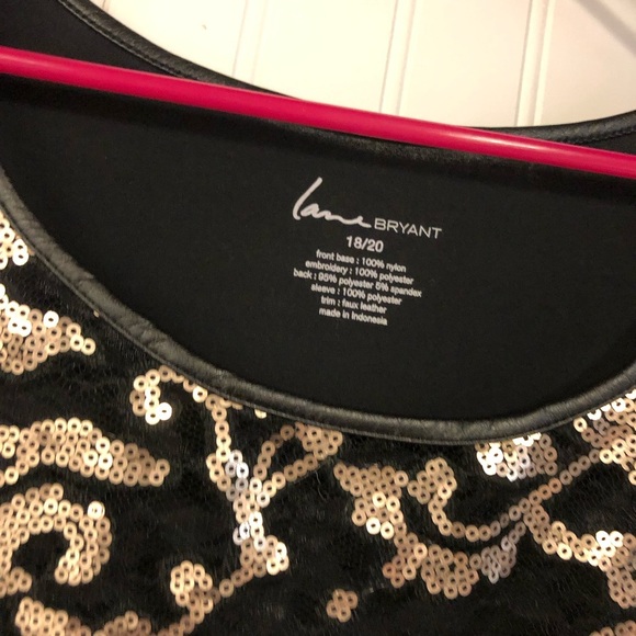 Lane Bryant Short Sleeve Black and Gold Floral Women's Top 18/20 - Picture 3 of 4